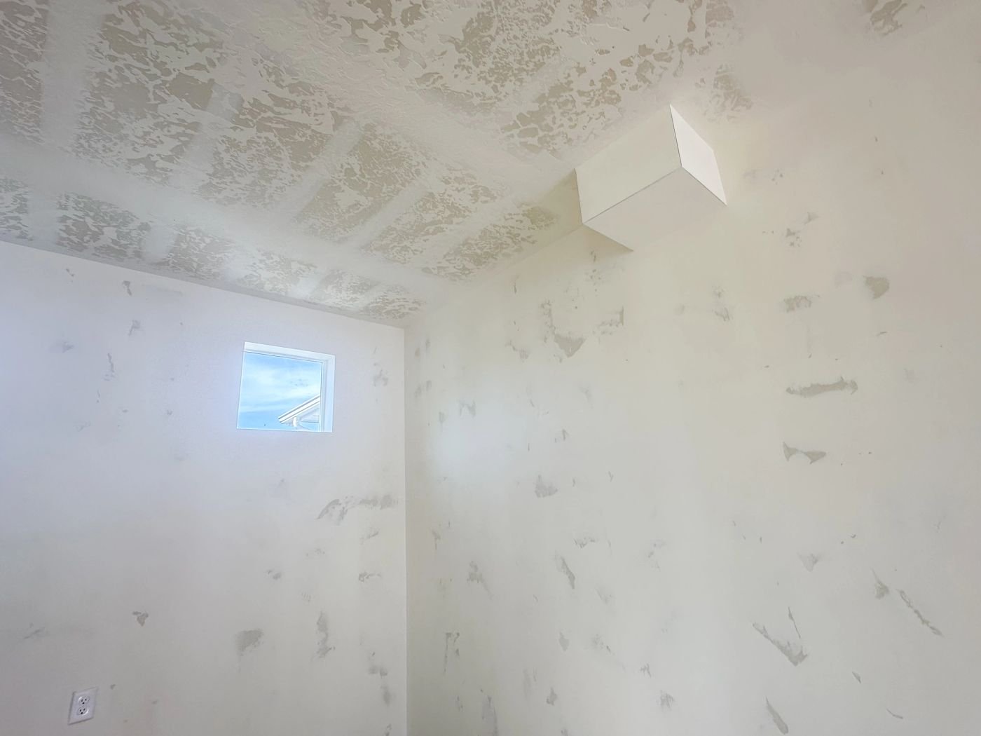 Ceiling mudding
